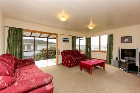 Photo of property in 49 Nevada Drive, Merrilands, New Plymouth, 4312