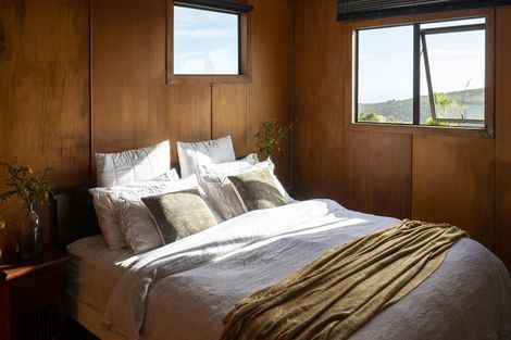 Photo of property in 14 Log Race Road, Piha, New Lynn, 0772