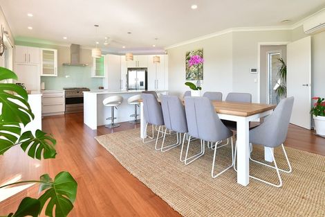 Photo of property in 10 Joblin Road, Wainui, Silverdale, 0994