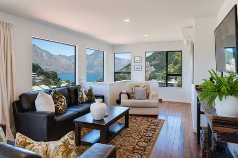 Photo of property in 12 Greenstone Place, Fernhill, Queenstown, 9300