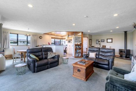 Photo of property in 15 Union Street, Winton, 9720