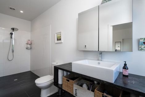 Photo of property in 5 Peregrine Place, Kinloch, Taupo, 3377