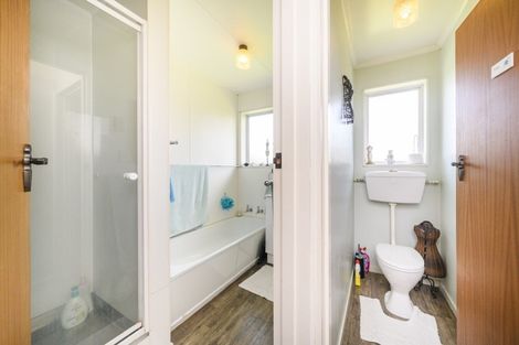 Photo of property in 4a Pinedale Parade, Milson, Palmerston North, 4414