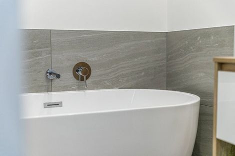 Photo of property in 4/8 Bennett Road, Pakuranga, Auckland, 2010