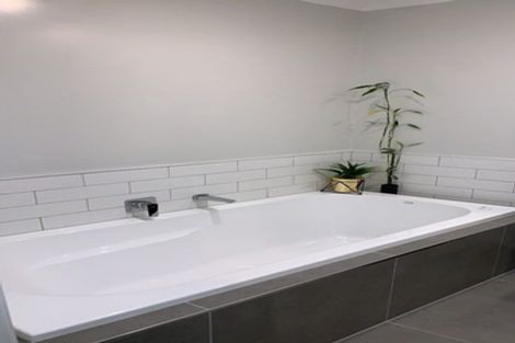 Photo of property in 120 Matua Road, Huapai, Kumeu, 0810