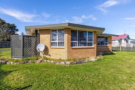 Photo of property in 40 Gisborne Terrace, Opunake, 4616