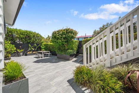 Photo of property in 13 Wilding Avenue, Northcote Point, Auckland, 0627