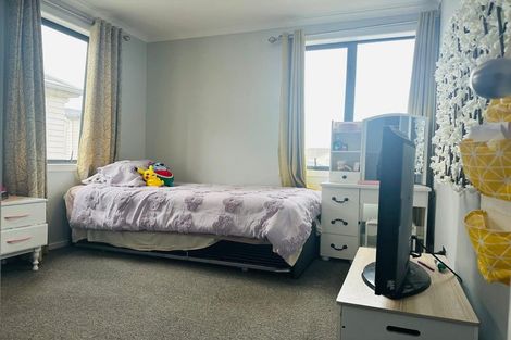 Photo of property in 10 Hopuni Way, Takanini, 2112