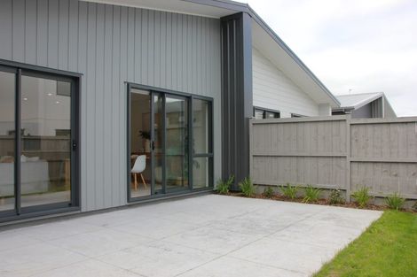 Photo of property in 18 Rauriki Lane, Rosehill, Papakura, 2113