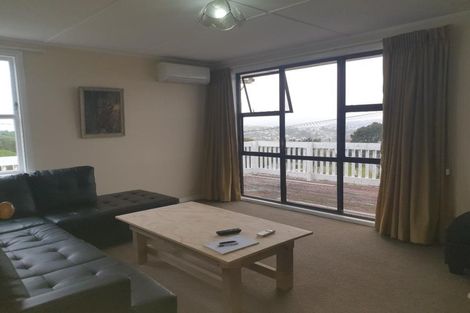 Photo of property in 2 Rakihau Place, Titahi Bay, Porirua, 5022