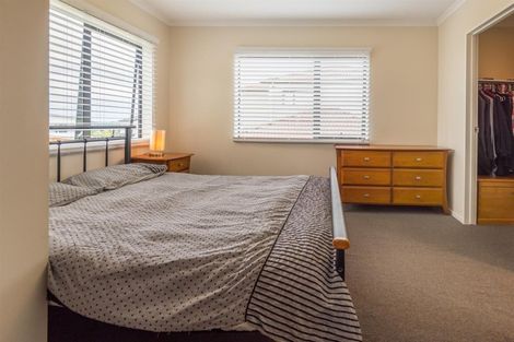 Photo of property in 48 Kirikiri Drive, Papakura, 2110