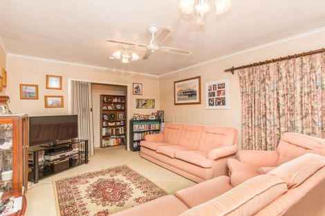 Photo of property in 52 Wedgwood Avenue, Mangere East, Auckland, 2024