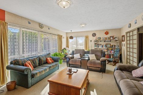 Photo of property in 5 Chatswood Place, Bishopdale, Christchurch, 8051