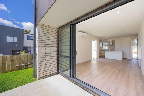 Photo of property in 21 Clay Works Lane, New Lynn, 0600