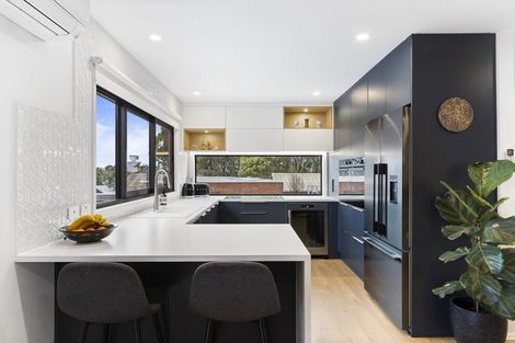 Photo of property in 4 Otahuri Crescent, Greenlane, Auckland, 1051