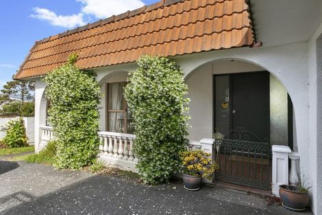 Photo of property in 1/95 Aberdeen Road, Castor Bay, Auckland, 0620