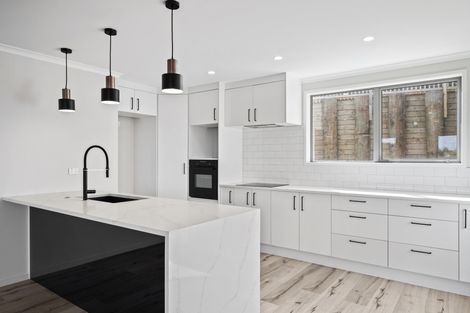 Photo of property in 2 Valley Heights Lane, Pukekohe, 2120