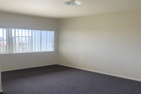Photo of property in 15/242 Great North Road, Henderson, Auckland, 0612