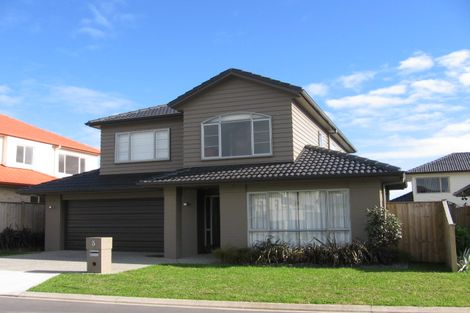 Photo of property in 5 Oswald Close, Flat Bush, Auckland, 2016