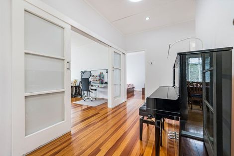 Photo of property in 27 Harley Road, Takapuna, Auckland, 0622