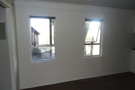 Photo of property in 18 Fairway Avenue, Red Beach, 0932