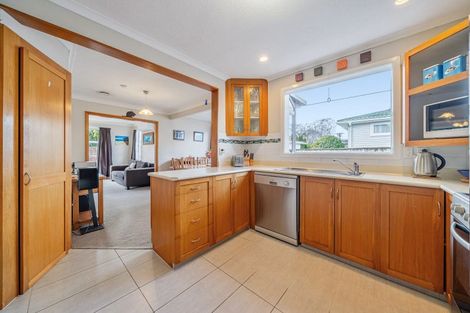 Photo of property in 13 Oxford Crescent, Ebdentown, Upper Hutt, 5018