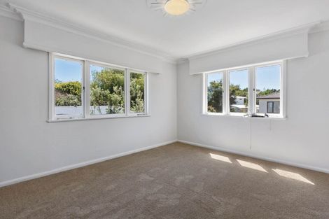 Photo of property in 17a Kereru Street, Henderson, Auckland, 0612
