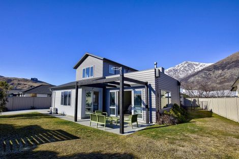 Photo of property in 18 Lochnagar Drive, Lake Hayes, Queenstown, 9304