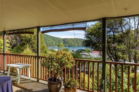Photo of property in 11 Amelia Crescent, Waikawa, Picton, 7220