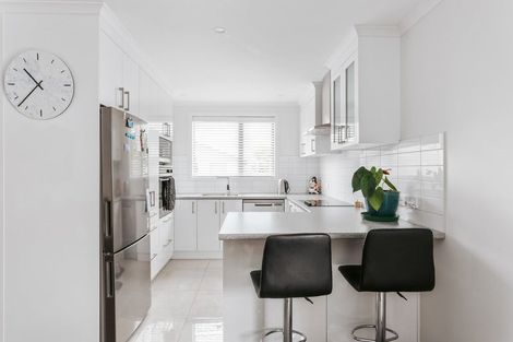 Photo of property in Waterview Estate, 30/4 Greystone Place, Omokoroa, 3114