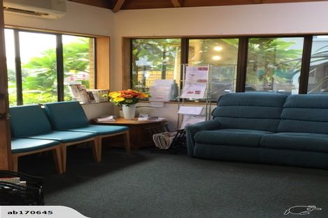 Photo of property in 2f Dodson Avenue, Milford, Auckland, 0620