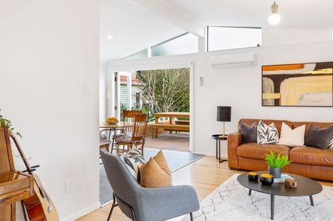 Photo of property in 3 Barberry Lane, Te Atatu Peninsula, Auckland, 0610