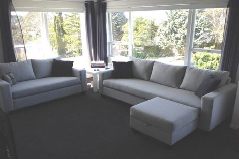 Photo of property in 2/58 Girrahween Drive, Totara Vale, Auckland, 0629