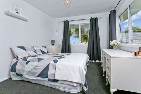 Photo of property in 154 Oaktree Avenue, Browns Bay, Auckland, 0630