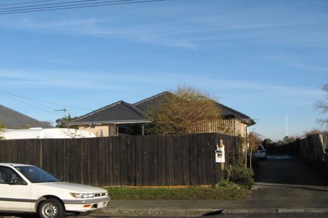 Photo of property in 2/81 Bower Avenue, New Brighton, Christchurch, 8083