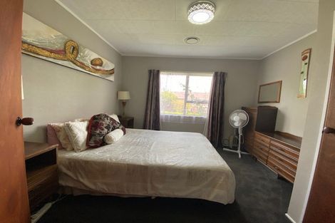 Photo of property in 9 Chisholm Place, Carterton, 5713