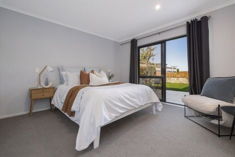 Photo of property in 11 Ballintoy Park Drive, Welcome Bay, Tauranga, 3175