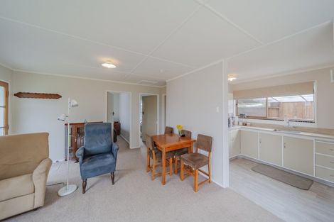 Photo of property in 13 Carruthers Street, Otane, 4202