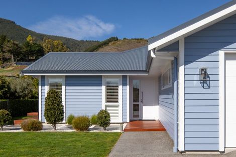 Photo of property in 10 Kingfisher Lane, Stoke, Nelson, 7011