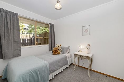 Photo of property in 2/120 Woodglen Road, Glen Eden, Auckland, 0602
