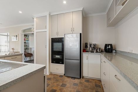 Photo of property in 4 Mckenzie Terrace, Carterton, 5713