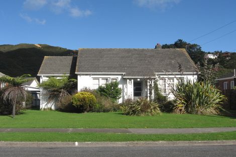 Photo of property in 24 Pilcher Crescent, Naenae, Lower Hutt, 5011