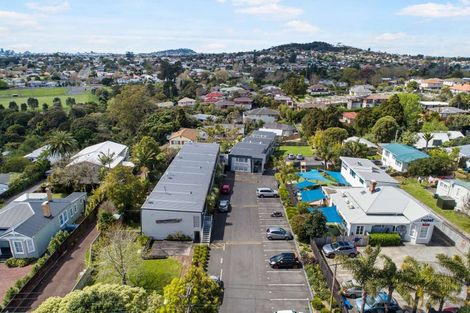Photo of property in 10/32 Blockhouse Bay Road, Avondale, Auckland, 1026