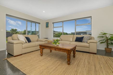 Photo of property in 49 Longreach Drive, Cooks Beach, Whitianga, 3591