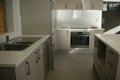 Photo of property in 32a Majesty Place, Half Moon Bay, Auckland, 2012