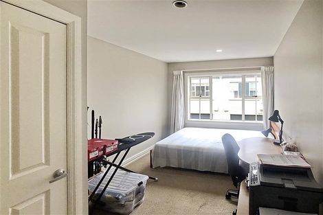 Photo of property in 20 Leneford Drive, East Tamaki, Auckland, 2013