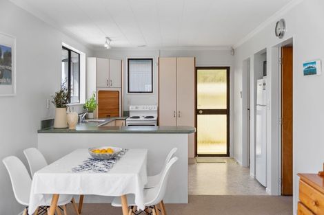 Photo of property in 13 Atua Street, Waikanae Beach, Waikanae, 5036