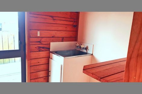 Photo of property in 2/49 Larnoch Road, Henderson, Auckland, 0610