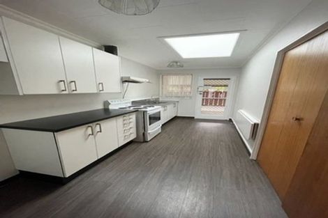 Photo of property in 2/30 Whitley Avenue, Ebdentown, Upper Hutt, 5018