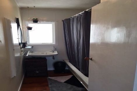 Photo of property in 16 Nandana Drive, Glen Eden, Auckland, 0602